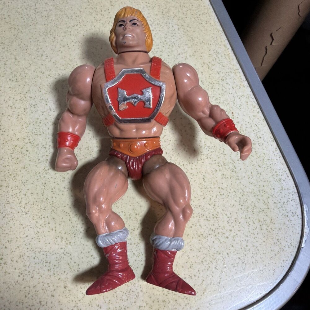 Masters of the Universe THUNDER PUNCH HE-MAN Action Figure Vintage 1984 Broken